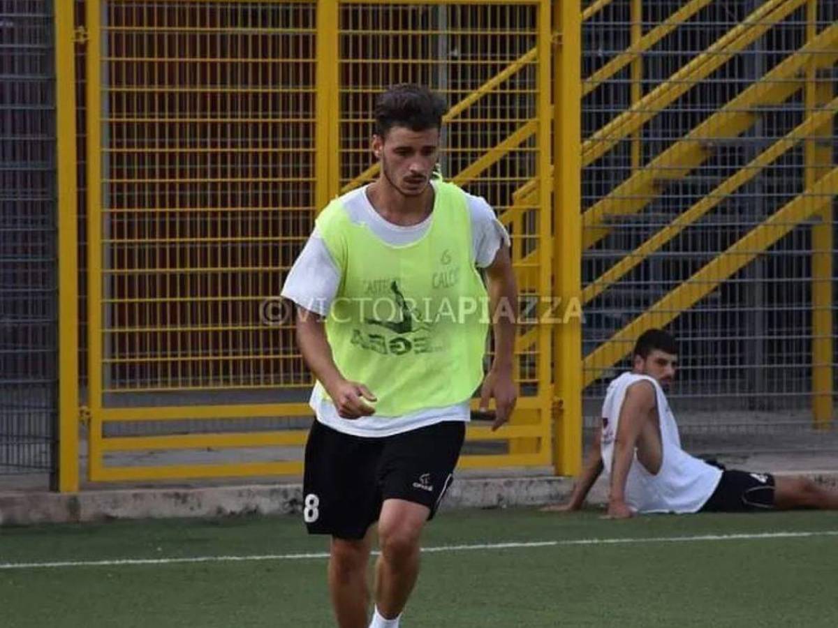 Tragedia en Italia: futbolista es asesinado con un destornillador en el cuello tras una pelea