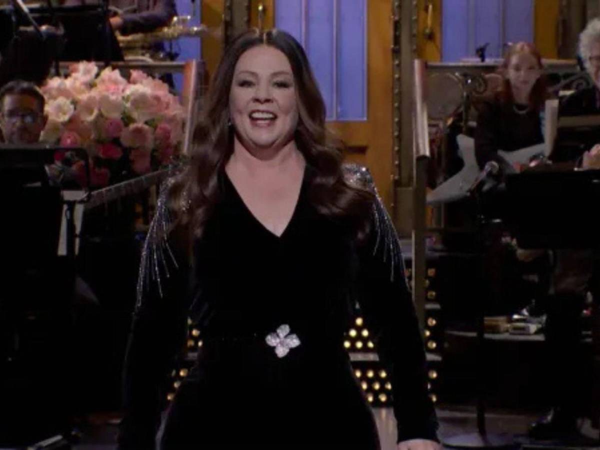 Melissa McCarthy sorprende con su transformación al perder casi 43 kg.