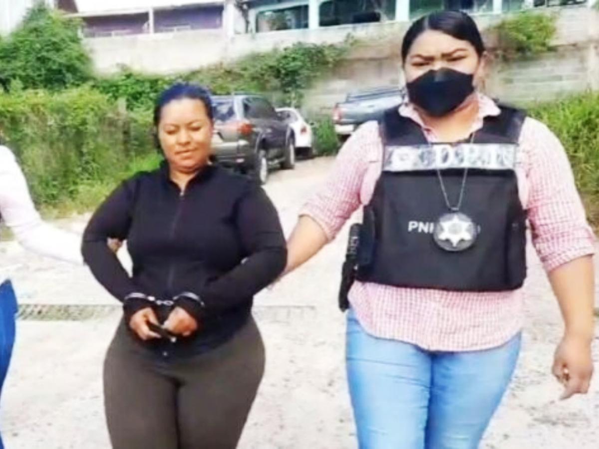 Mujer quema a su hija por sospechar que le robó L200
