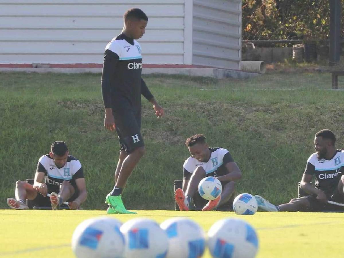 Selección de Honduras con visita sorpresa y caras nuevas en su primer entrenamiento