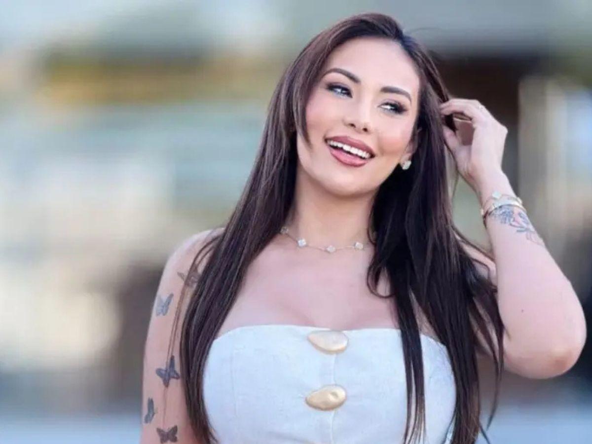 ¿Contratada? Elsa Oseguera sorprende desde Telemundo