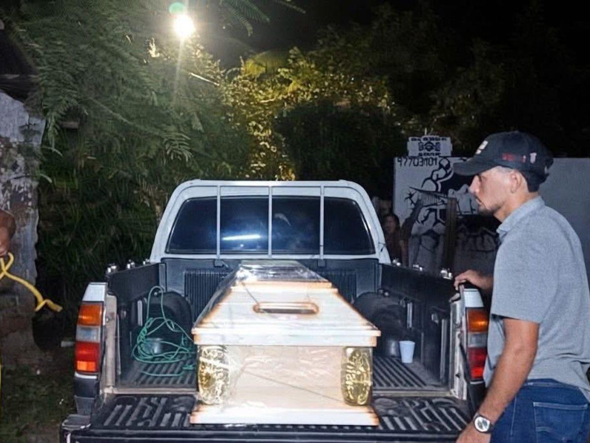 Entre lágrimas, familiares despiden a Endy Jiménez, supervisora fallecida en Naco