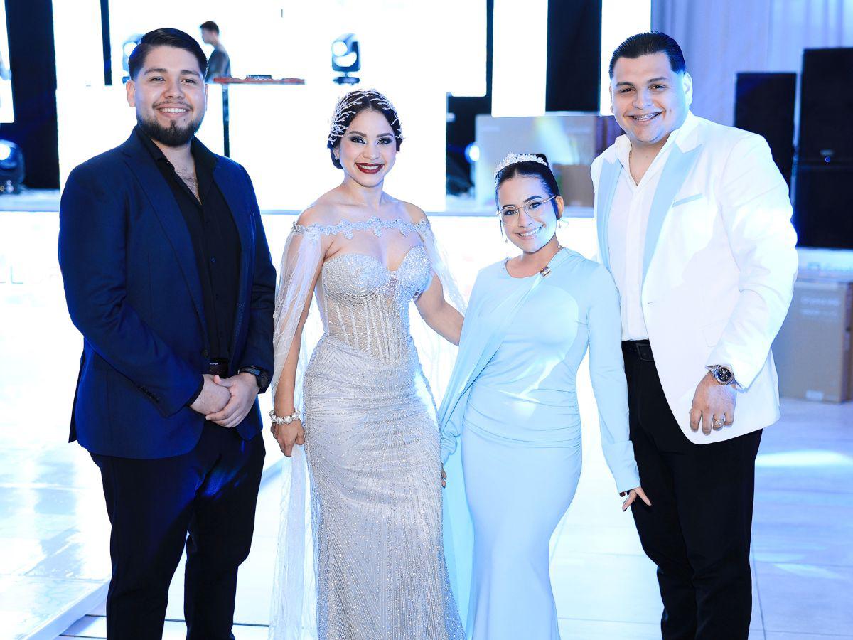 UTH y Grupo Inversa celebra su cena navideña con una noche inspirada en La Reina de Hielo y El Cazador