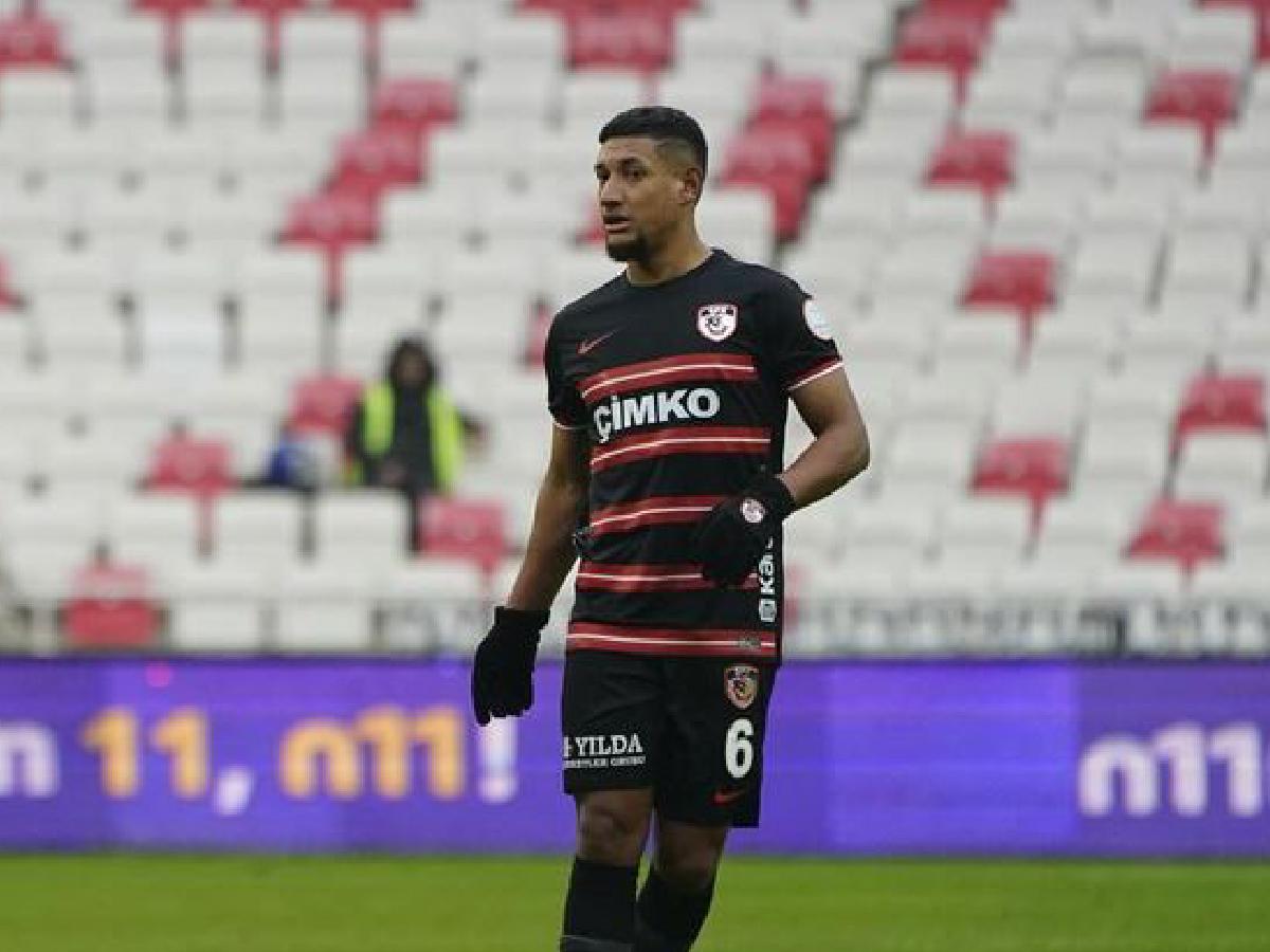 Bryan Acosta: ¿Por qué no puede jugar en la Superliga de Turquía?