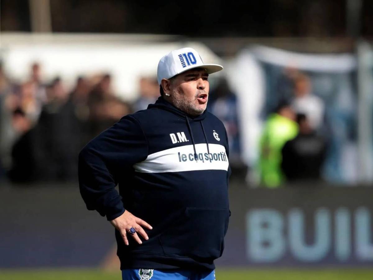 Impactante: Médico revela lo que obligaron a realizarle a Maradona