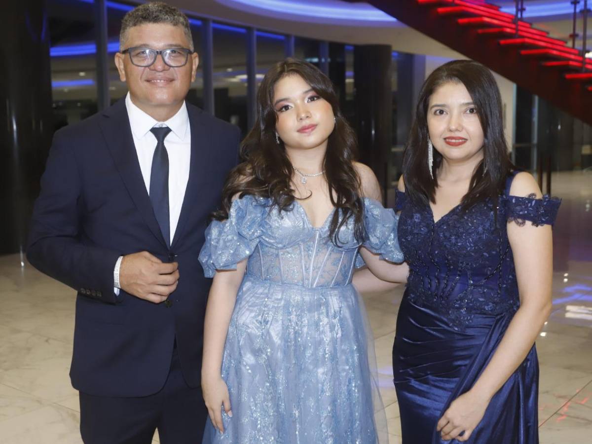 Elegancia y orgullo: Fiesta de graduación 2025 de la Kiddy Kat & Morazzanni