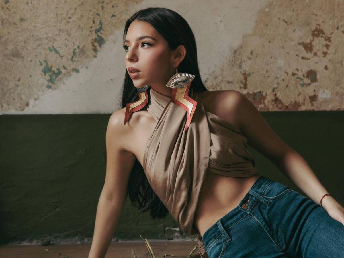 Ángela Aguilar llora en nueva entrevista con Apple Music