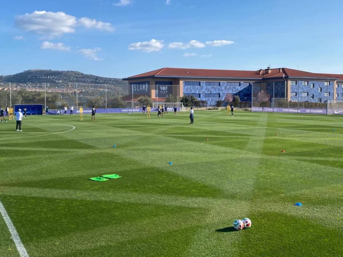 Honduras inicia nueva era: tres “fichajes” sorprenden en primer entrenamiento de Molina