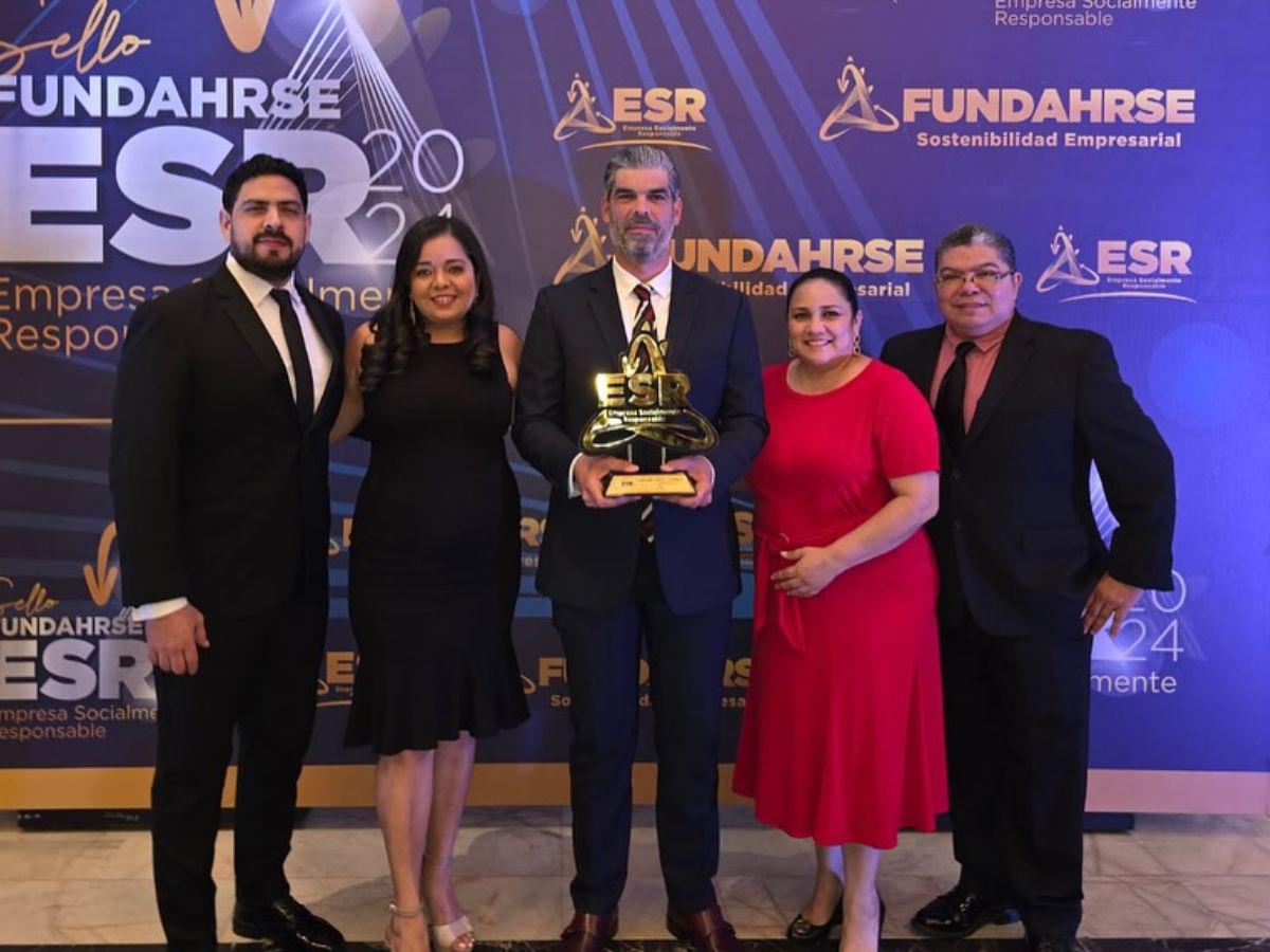 Supermercados Colonial celebra obtener su 4° Sello FUNDAHRSE por responsabilidad social