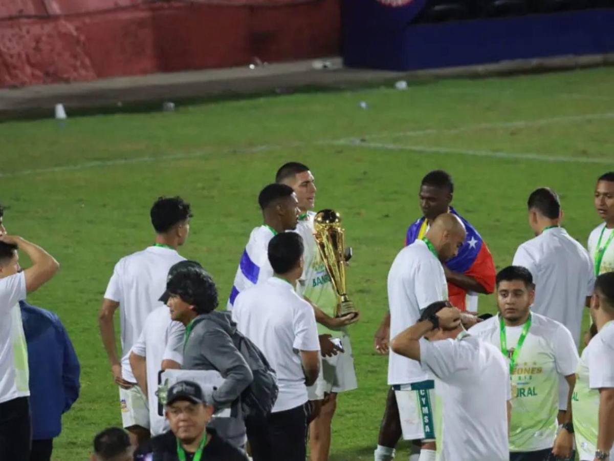 Final del fútbol guatemalteco termina en trifulca: dos hondureños involucrados