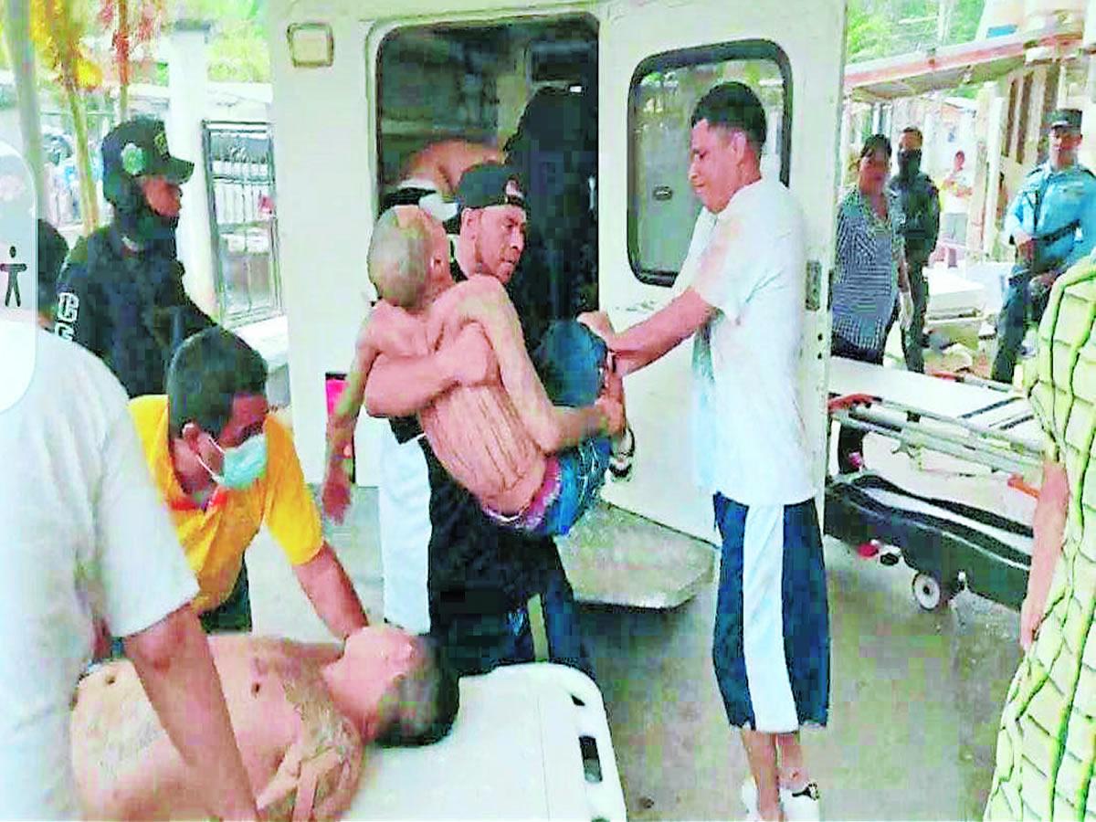 Pobladores aledaños al centro penal informaron que se escucharon varios disparos y hasta explosiones de granadas. A pesar de las medidas anunciadas por el Gobierno, los reos siguen teniendo en su poder diferentes armas de fuego.