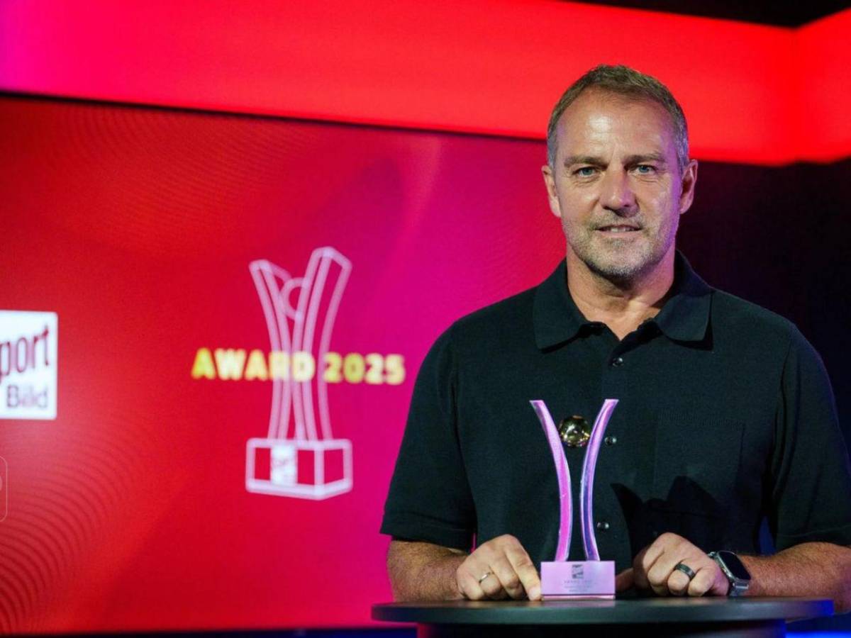 Hansi Flick descarta a tres jugadores del Barça y define el futuro de Marc Casadó​​​​​​