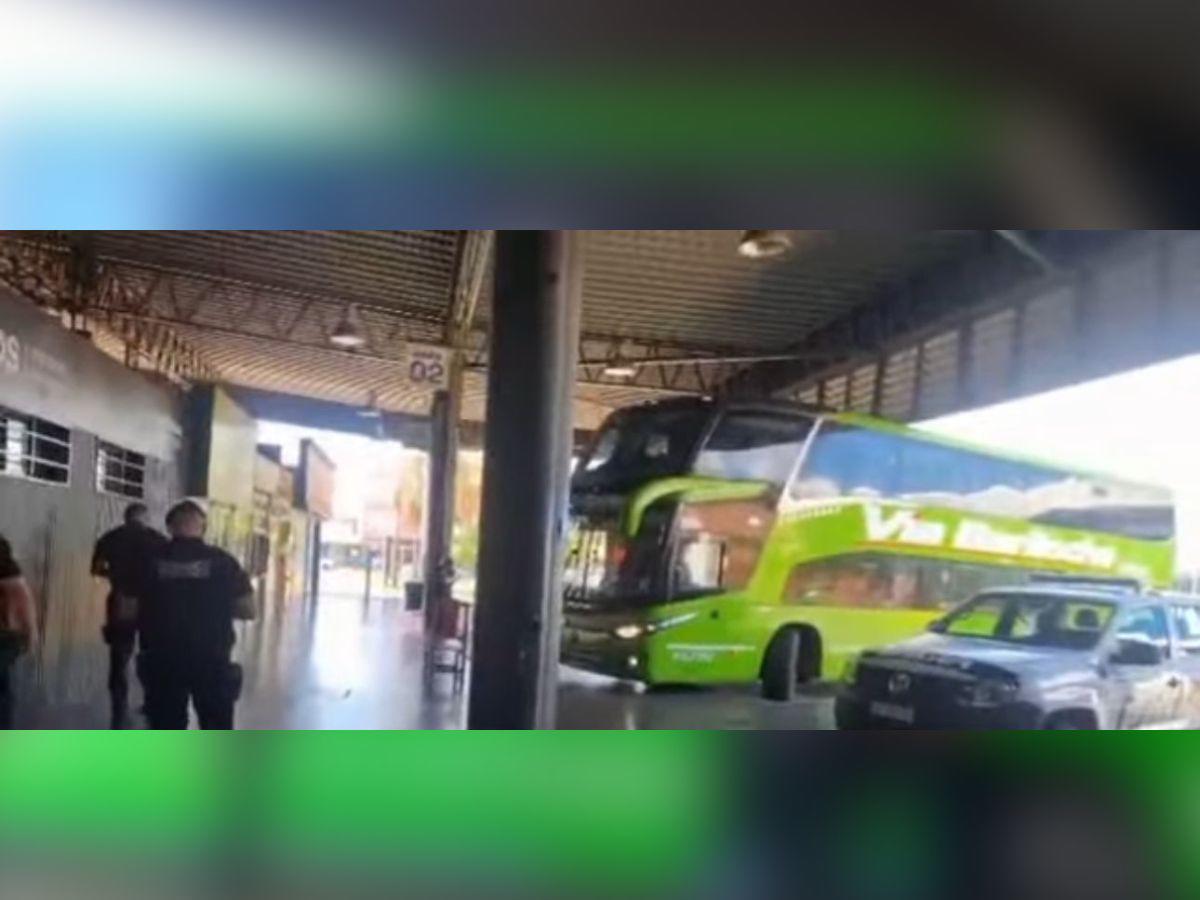 Hallan sin vida a famosa actriz dentro de un autobús