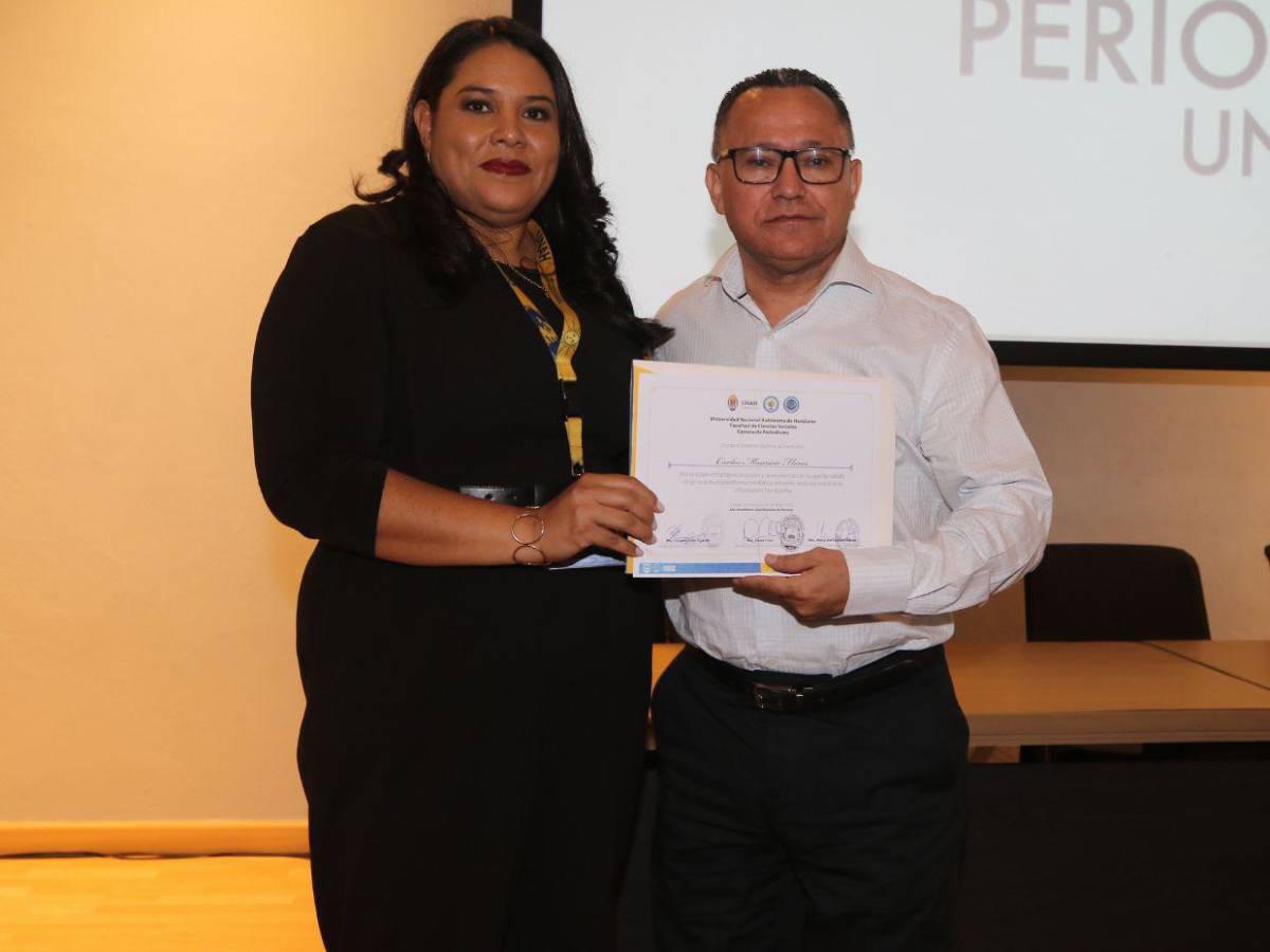 La Unah brinda especial reconocimiento a 10 egresados de la carrera de Periodismo