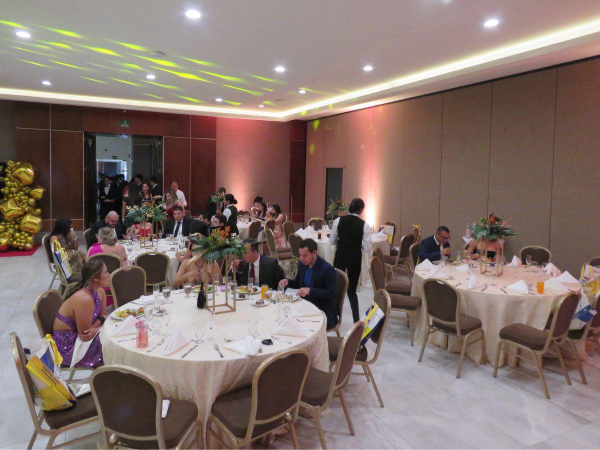 Una elegante cena siguió tras el prólogo, antes de dar inicio a la presentación de la camiseta.