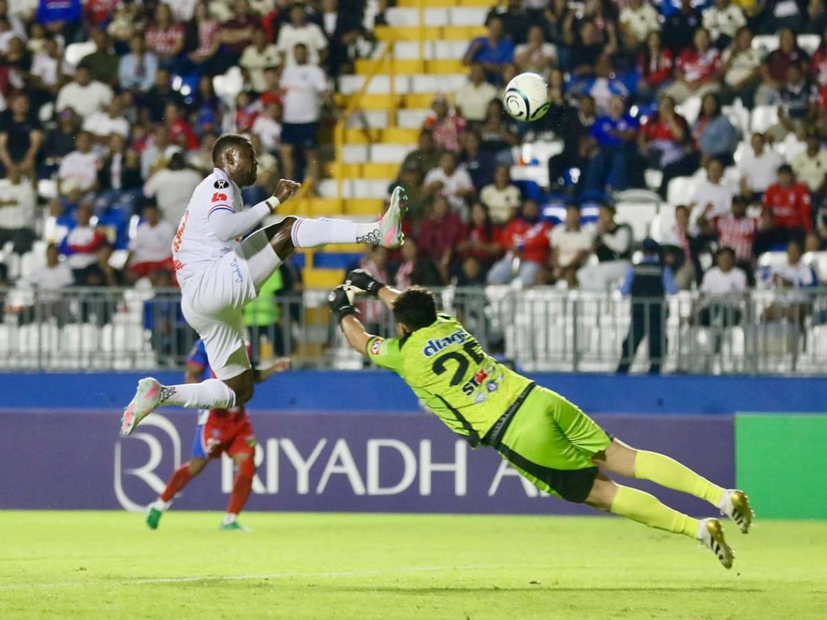Olimpia se divierte, la figura, gesto de Espinel y pelea en el Firpo por eliminación