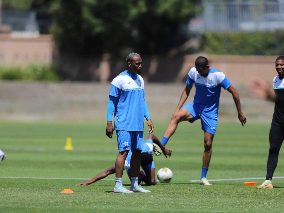 Visita especial en el entrenamiento de Honduras antes del duelo contra México