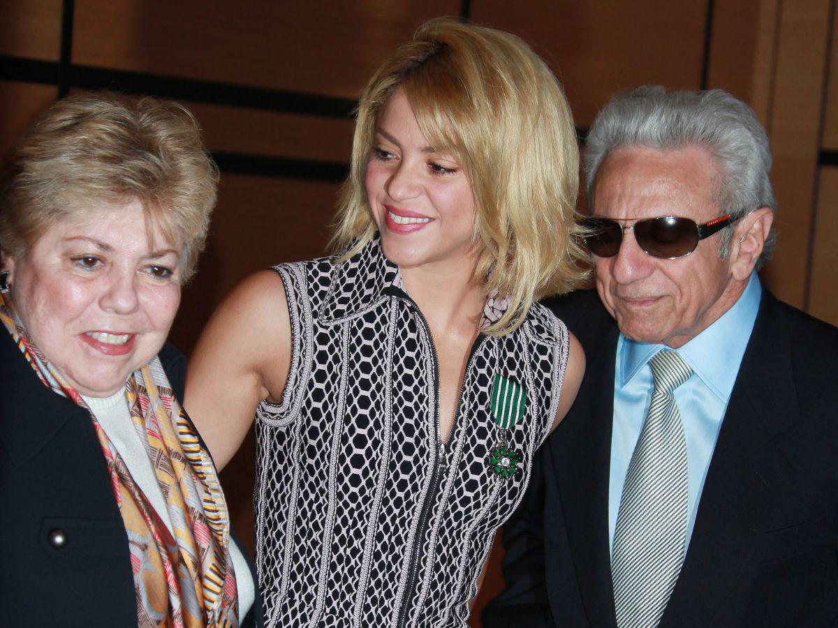 Difícil momento para Shakira: la salud de su padre la pone en alerta