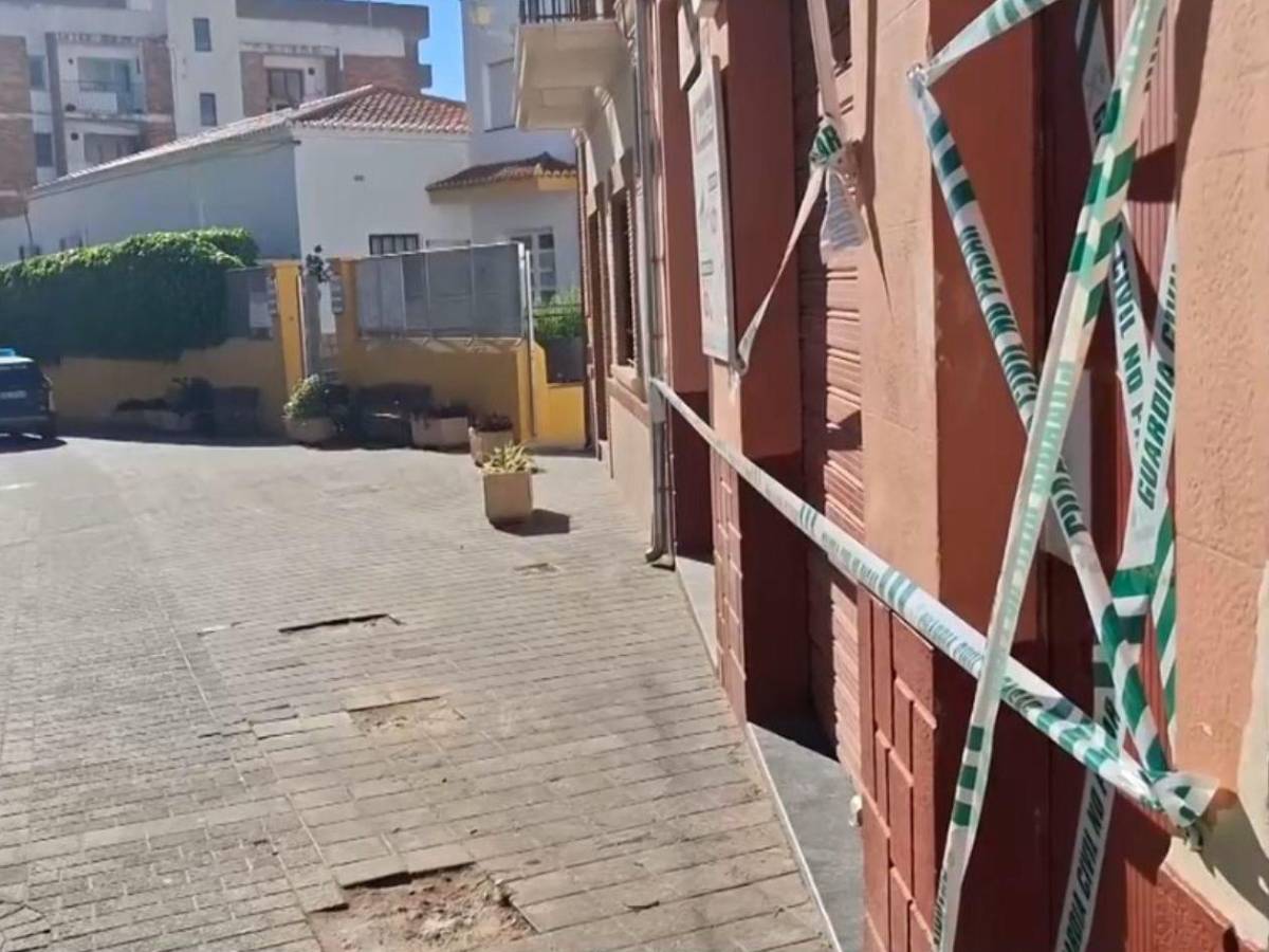 Horror: Mujer prende fuego a su pareja mientras dormía; Policía la captura