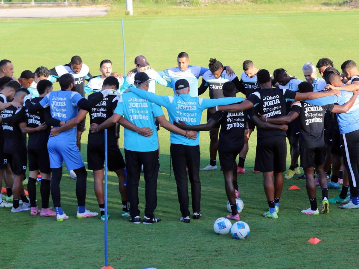 Selección de Honduras tuvo primer entreno, caras nuevas y alarma con jugador