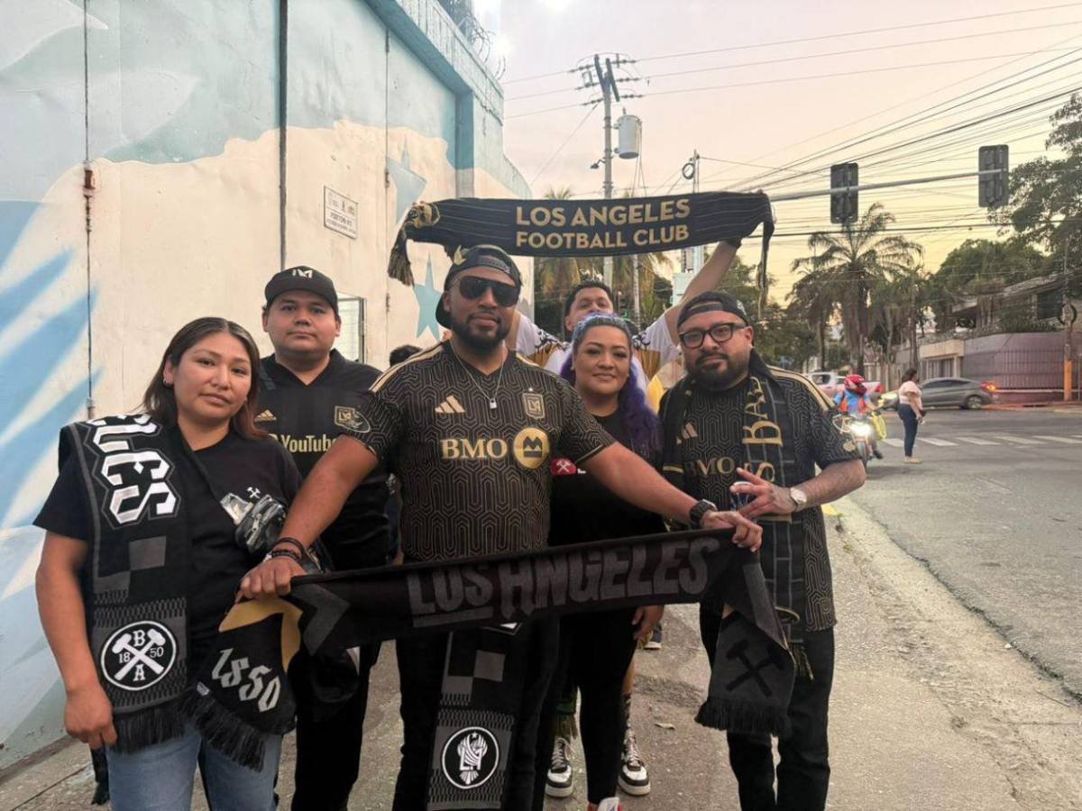 ¿Quién es la chica de amarillo? Ambientazo y locura por Son en la previa del Real España-LAFC