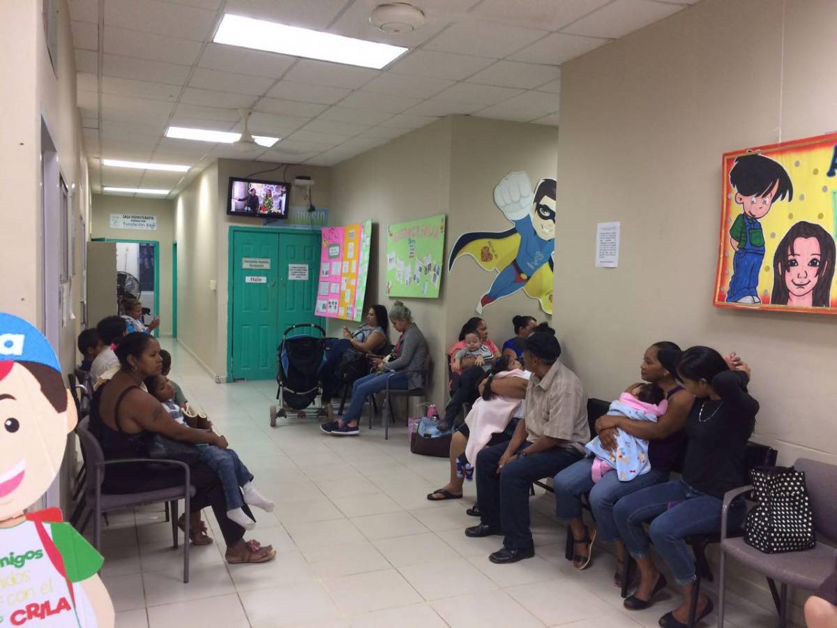 Personas de todos los estratos sociales y de seis departamentos de la zona norte son atendidos gratuitamente en el Crila de La Ceiba.