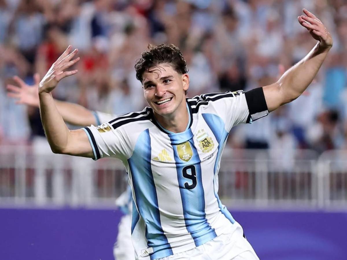 Mercado: ¿Traición de Julián Álvarez? Acepta fichar por impensado equipo y sufre Barcelona