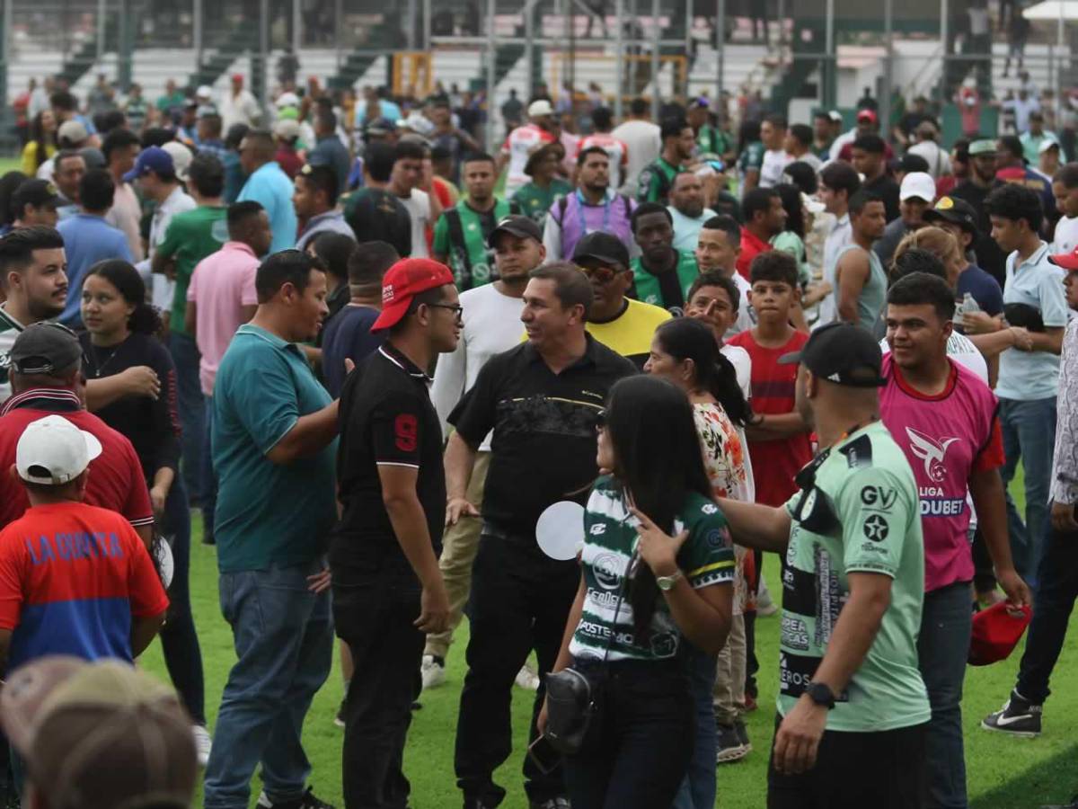 Real Sociedad llora el descenso, festejo de Juticalpa, beso a novia y hubo invasión