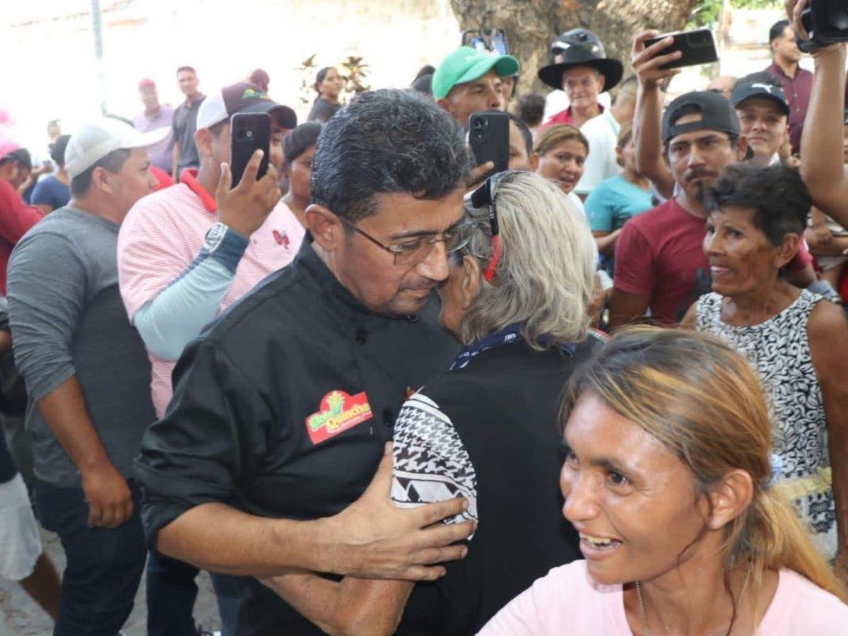 Quintín Soriano abre puesto de elotes tras dejar la alcaldía de Choluteca