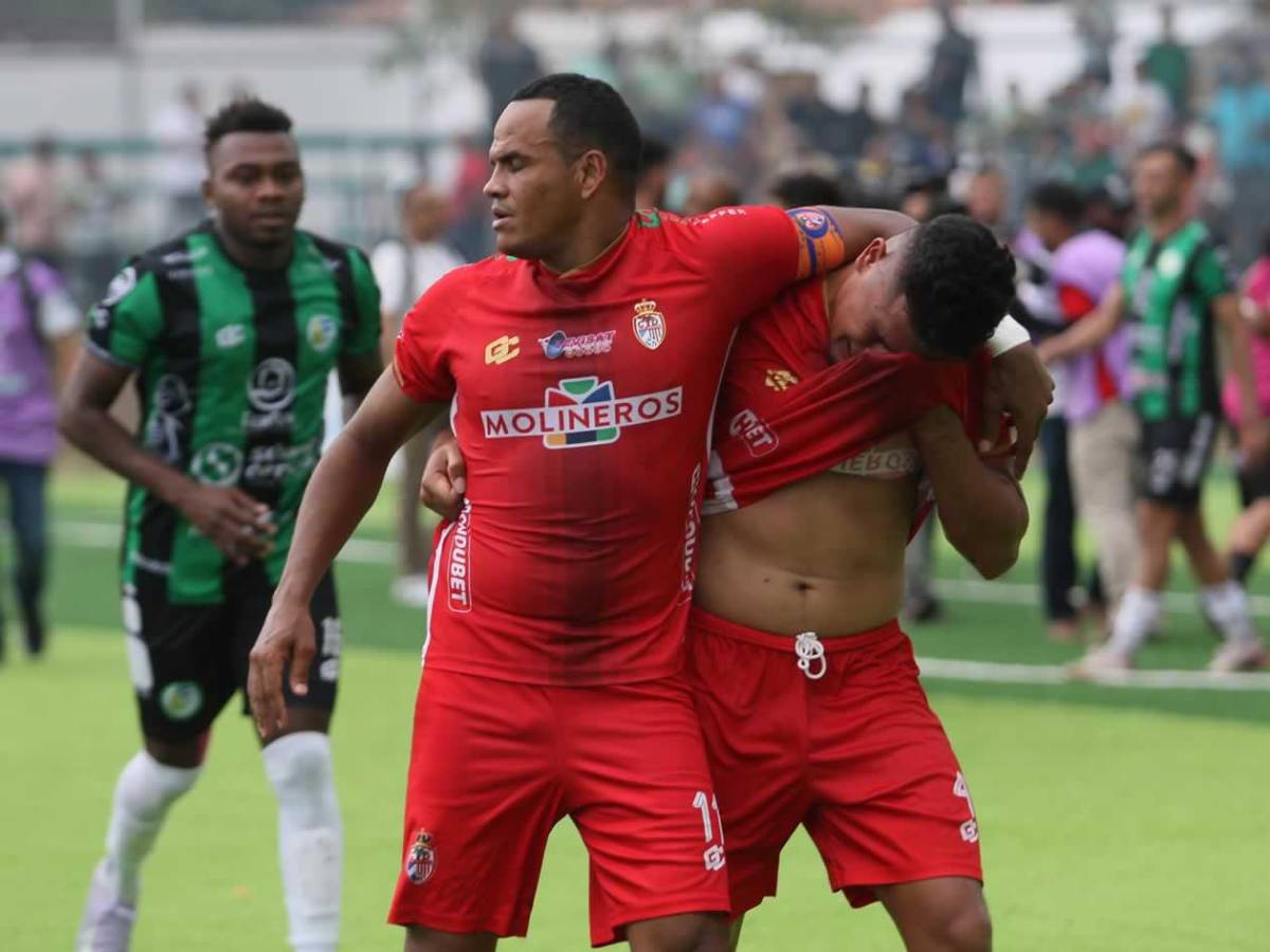 Real Sociedad llora el descenso, festejo de Juticalpa, beso a novia y hubo invasión