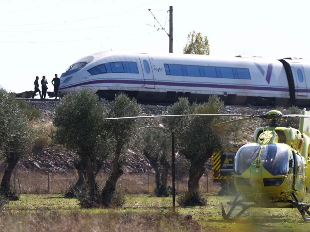 Interrogan a operario del centro de control por el accidente de tren en España