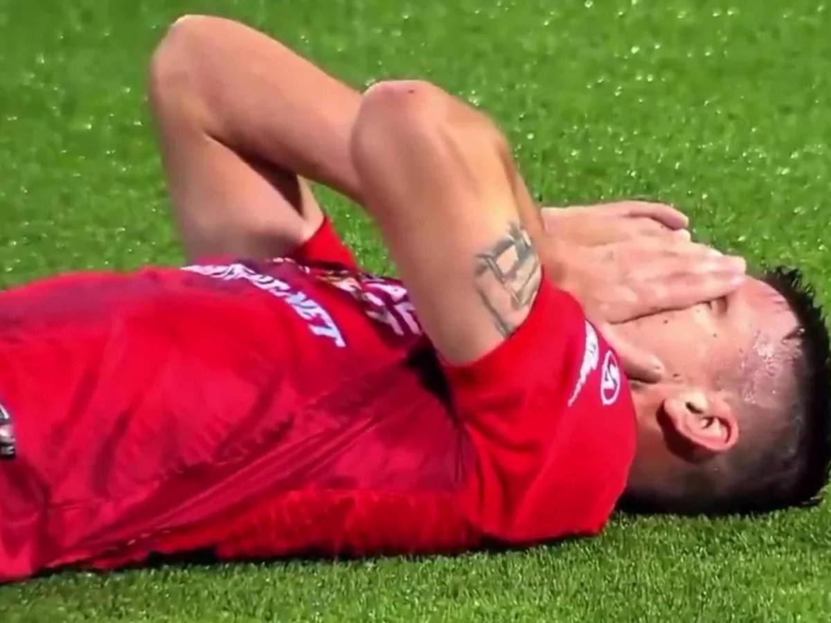 Impactante: Famoso entrenador muere en pleno partido; ¿cómo reaccionaron sus jugadores?