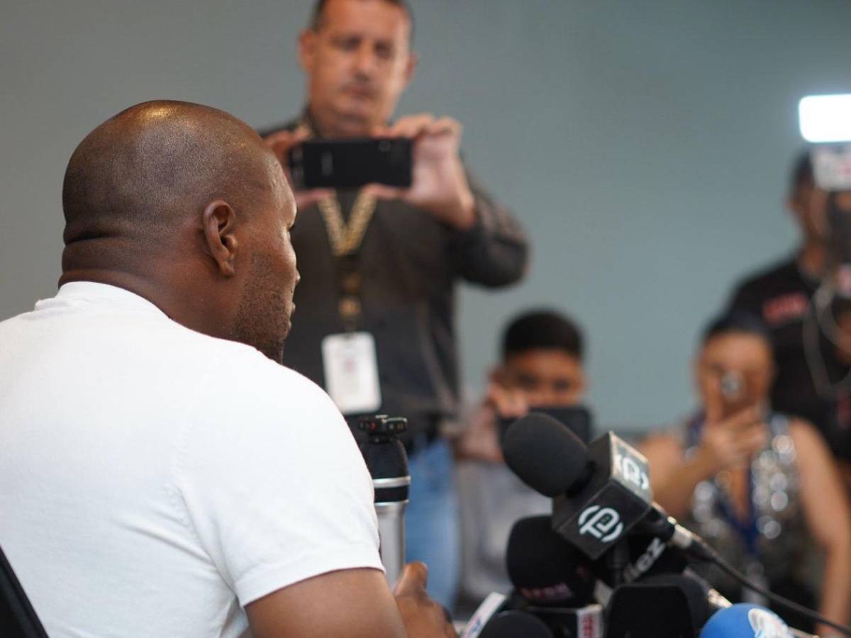 Juan Anangonó al borde del llanto en su despedida de Marathón