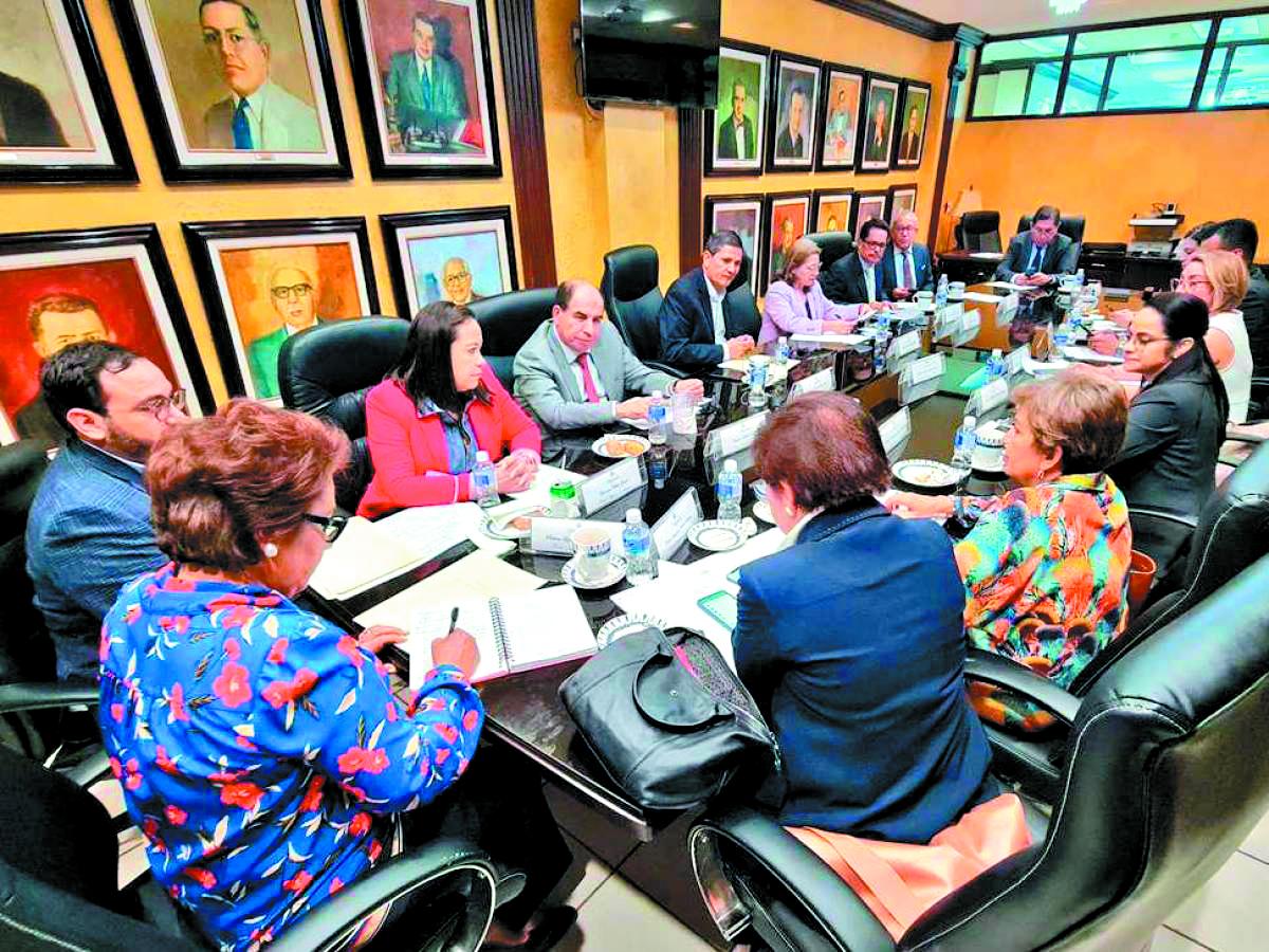 Convocatoria de pleno de la Corte causa desconfianza en oposición