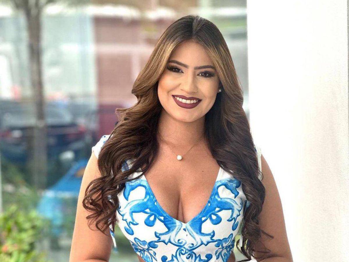 Alejandra Rubio da la bienvenida a la soltería con diminuto bikini