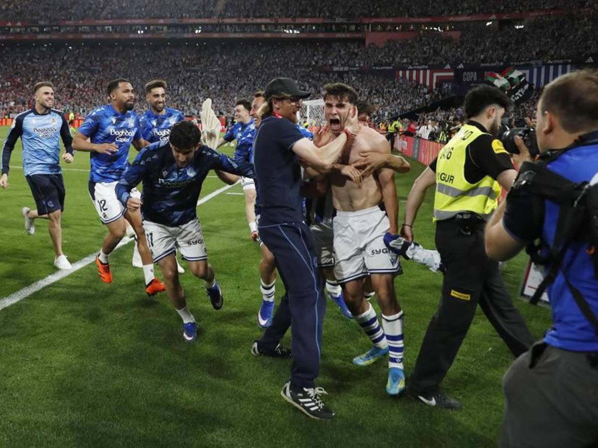 Simeone hundido, Griezmann con triste final y 'madridista' festeja la Copa del Rey