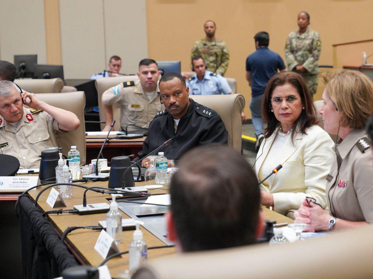 Rixi Moncada se reúne con las Fuerzas Armadas de Estados Unidos