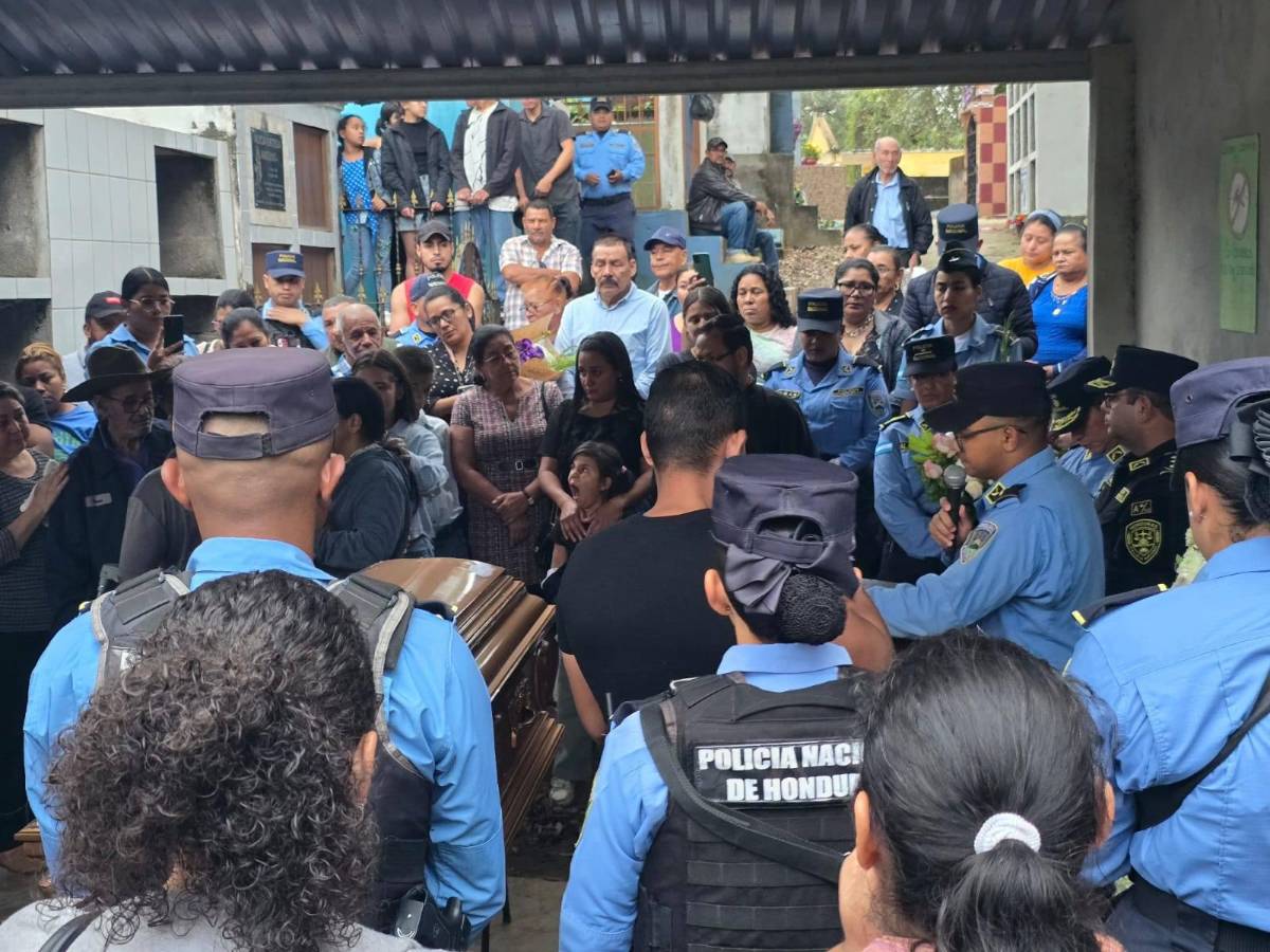 “Le dispararon y calcinaron”: inspectores de policía acusados de brutal crimen contra su compañera