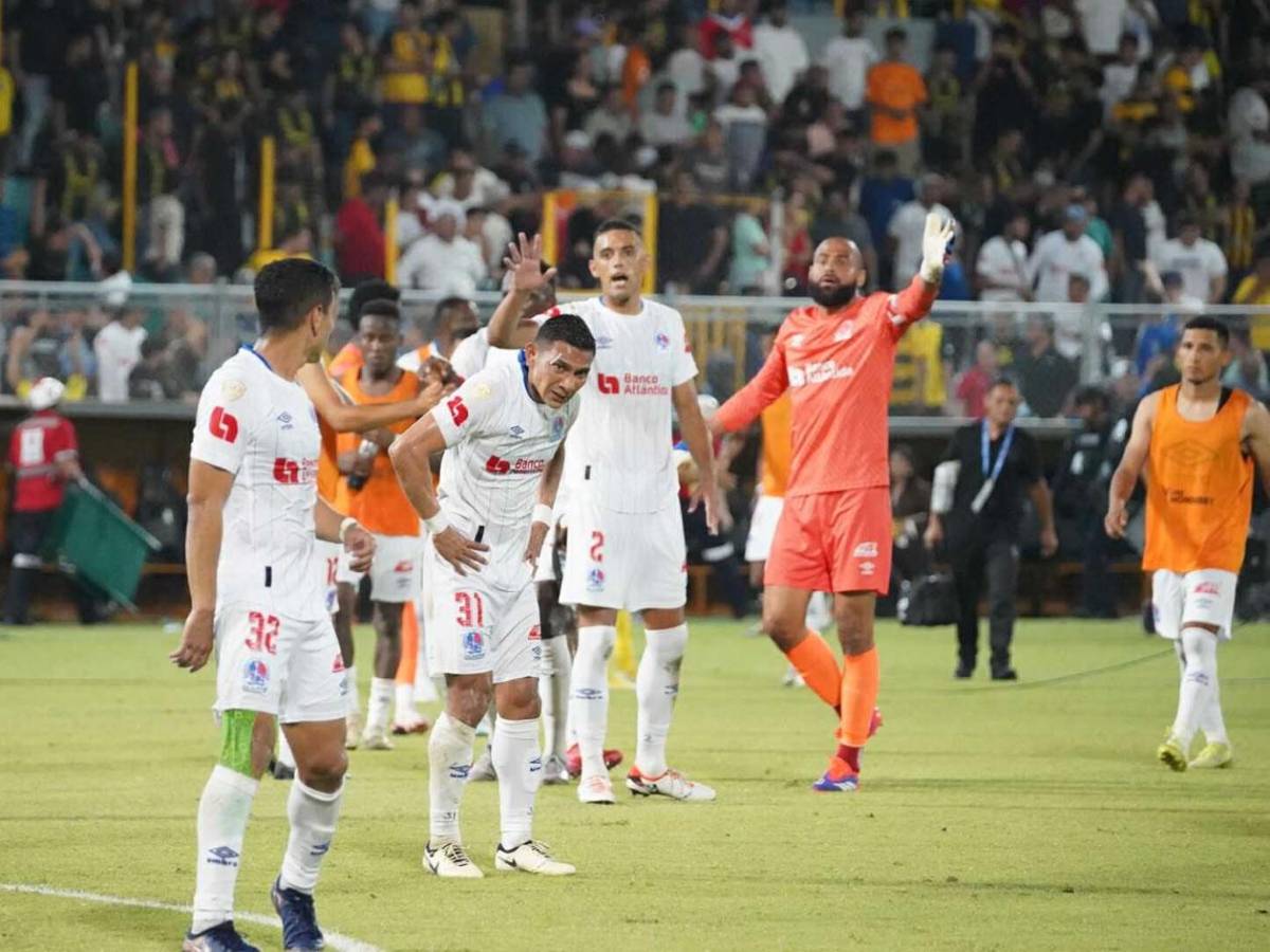 El héroe repentino, Olimpia festeja, llanto, dolor en Real España y sexys bailarinas