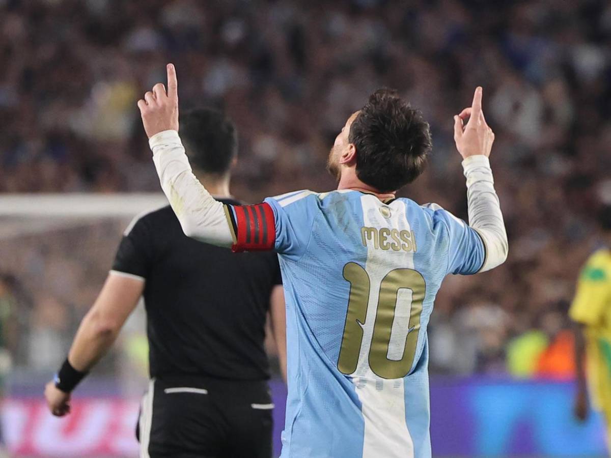 Messi llora en su adiós con Argentina, otro crack se retiró, la bronca e insólito regalo