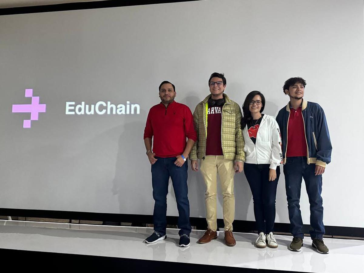 Estudiantes de la Universidad de San Pedro Sula ganan el Hackathon Latinoamericano 2024