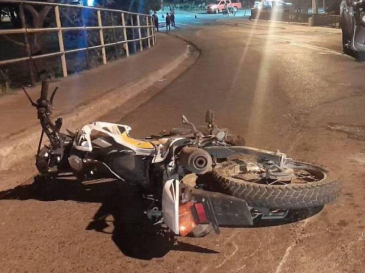 Muere Jasiel Deras al impactar su motocicleta con una vaca en Tela