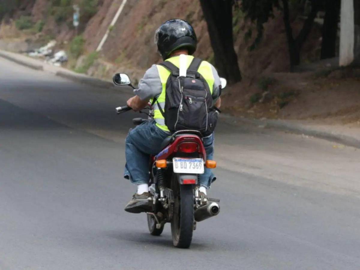 ¿Cuántos motociclistas sancionó Tránsito por no portar chaleco reflectivo?
