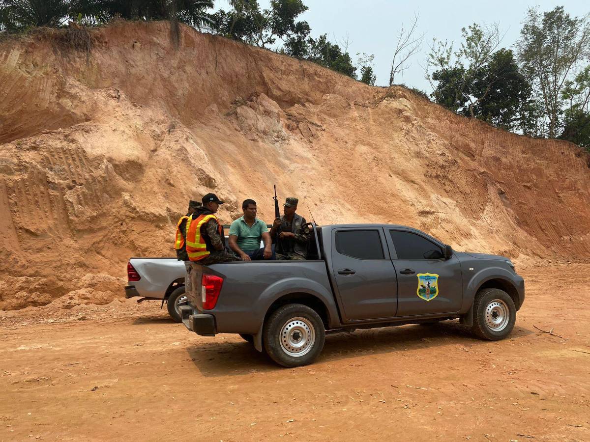 Lo capturan mientras explotaba el bosque con maquinaria en Atlántida