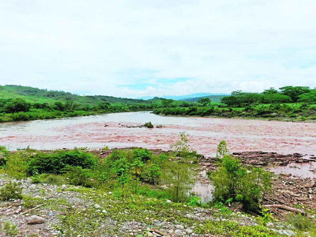Interacción de tres fenómenos deja lluvias en el territorio