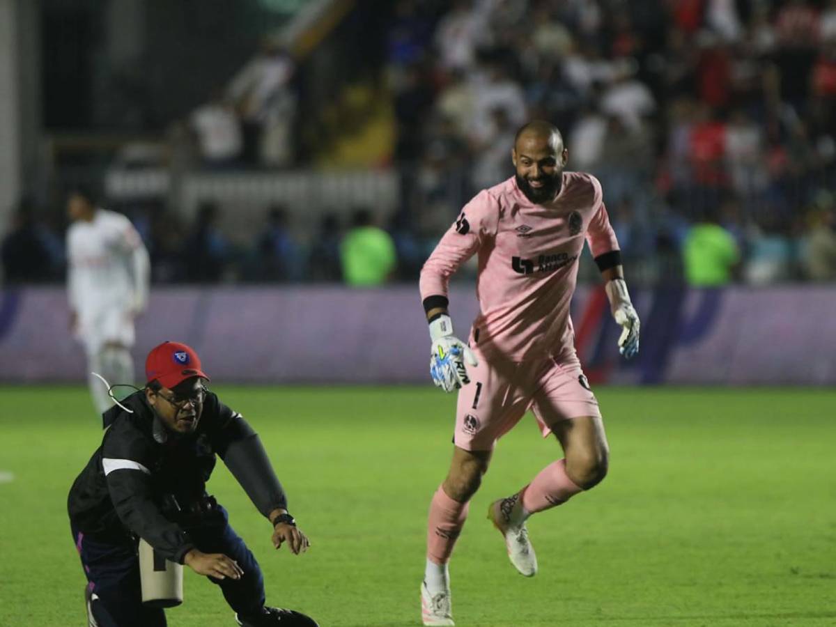 Olimpia celebra la Copa 40, Espinel como nunca antes visto y gesto de Marathón