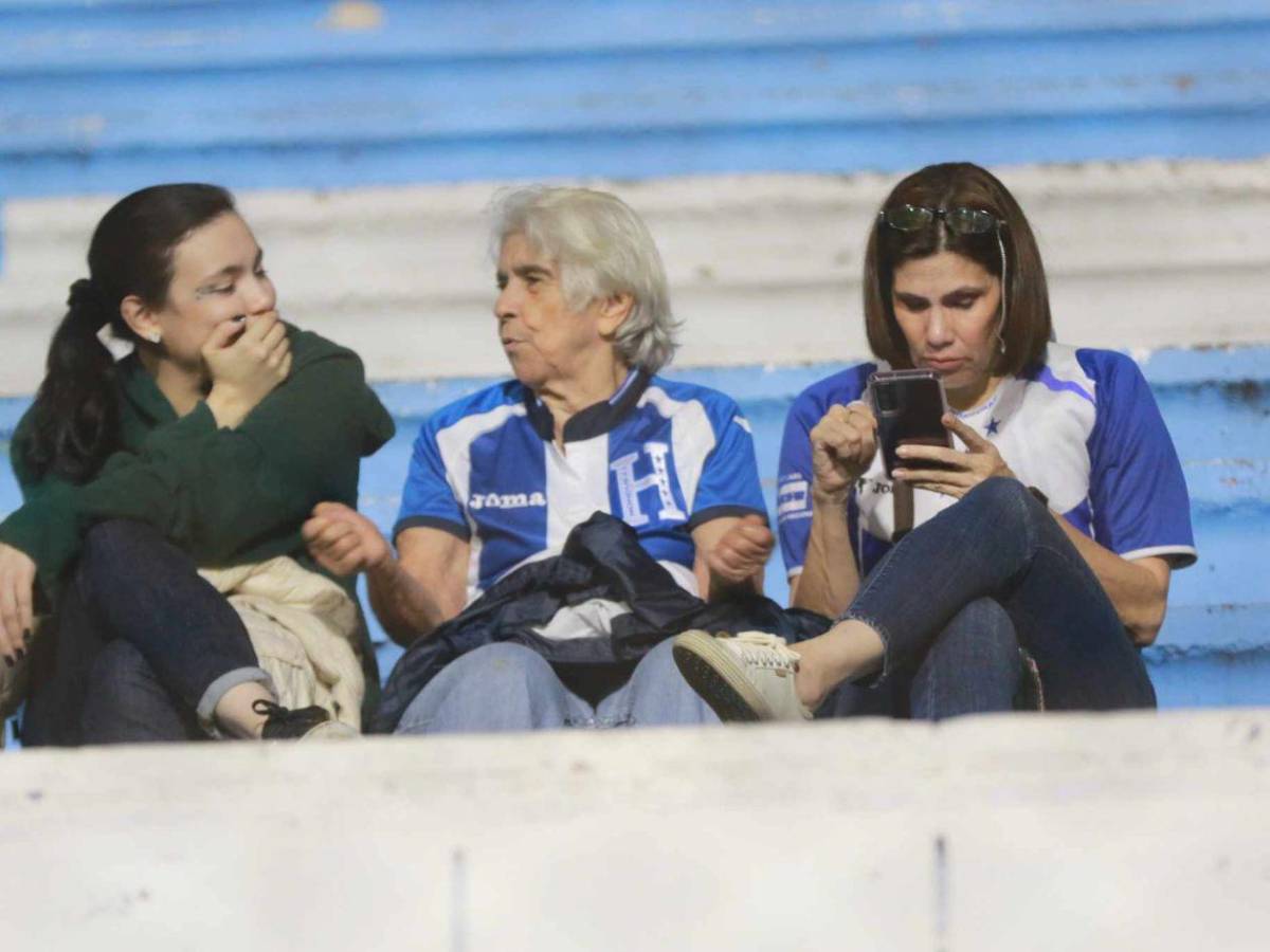 Derroche de belleza y ambientazo para el Honduras-Antigua y Barbuda