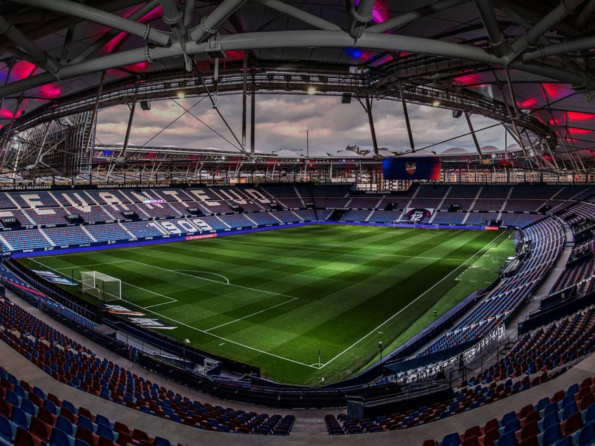 Kervin Arriaga tiene nueva casa en España: Navas formó parte y así es el Levante UD