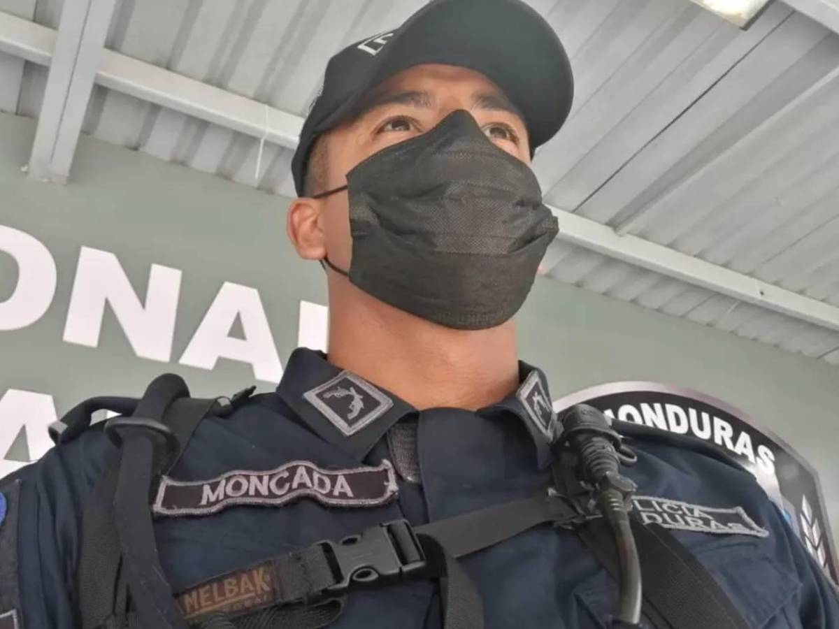 Policía Nacional suma a sus filas a recordado exgoleador del fútbol de Honduras