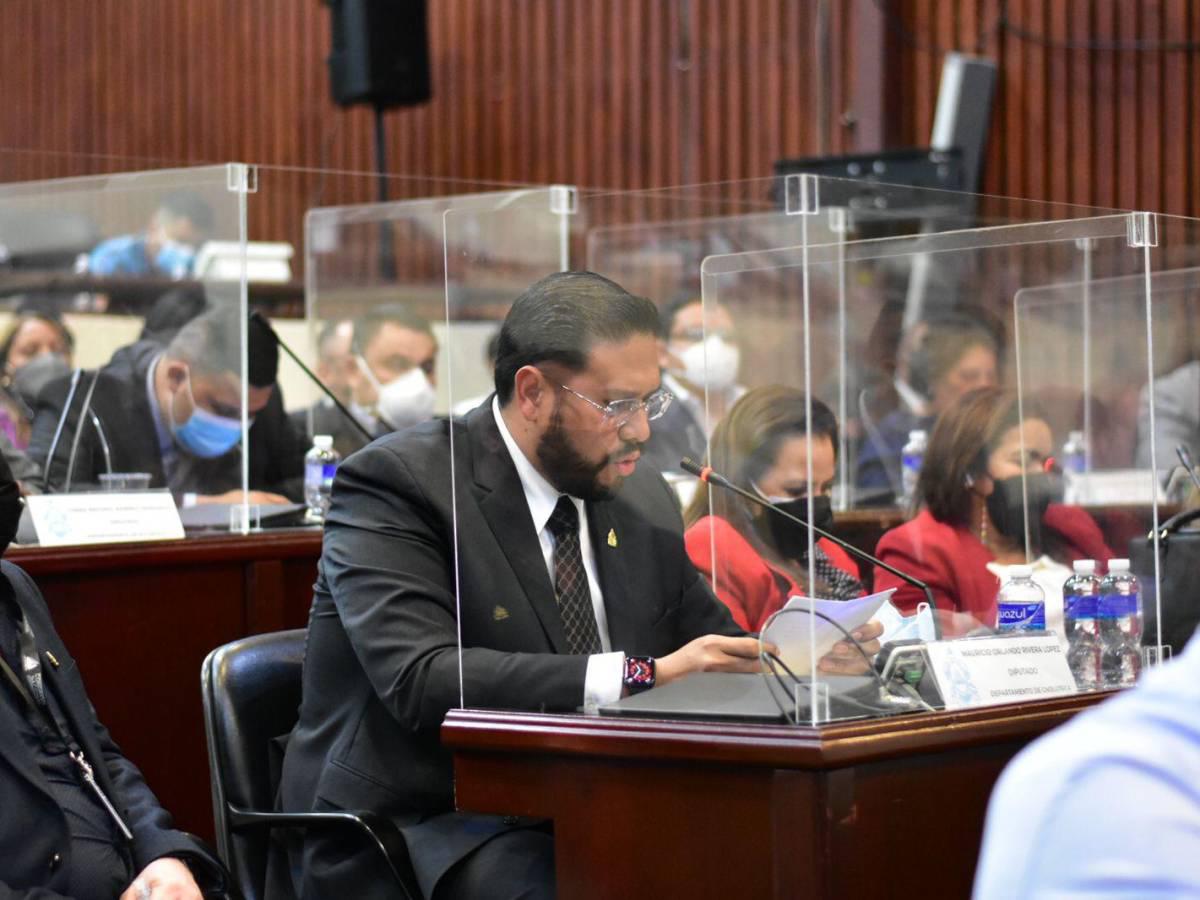 Caso de Mauricio Rivera da un giro y regresa al Congreso